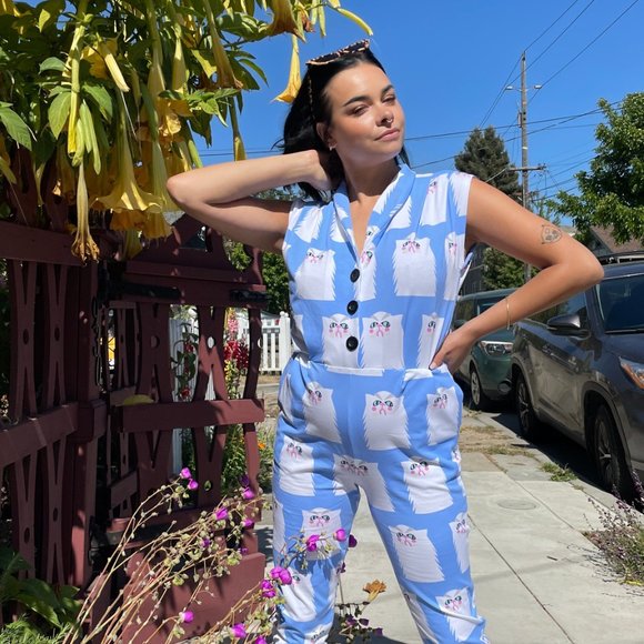 RARE NWT Nooworks Tonya Grumpy Cat Magic Suit Light Blue Jumpsuit Medium - Picture 4 of 12